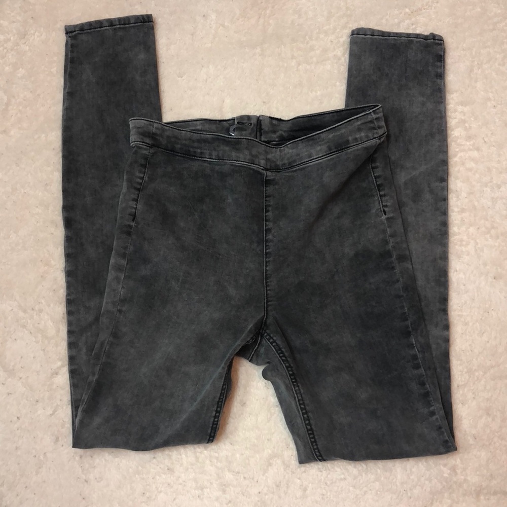 Diveded H&M pants